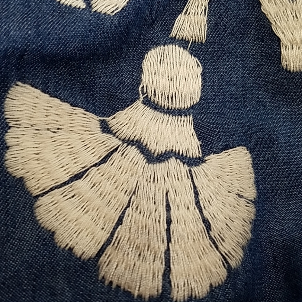 GUC entro Denim Embroidered Top Size Small - Picture 6 of 6
